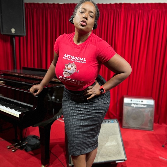 Meet your Posher, Michelle - Picture 2 of 6